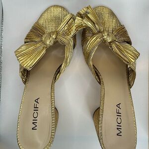 Women's Gold Pleated Bow Heeled Sandals